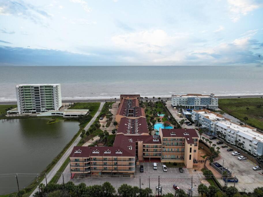 Baca Beach Escape I - 3 Pools - Pet Friendly 加尔维斯敦 外观 照片