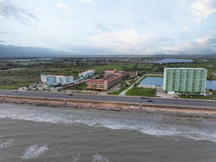 Baca Beach Escape I - 3 Pools - Pet Friendly 加尔维斯敦 外观 照片